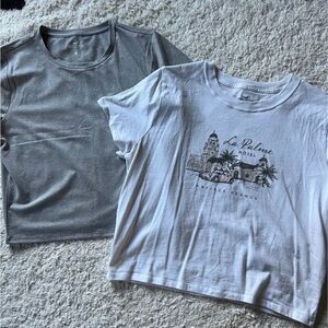 Hollister women’s t-shirt bundle